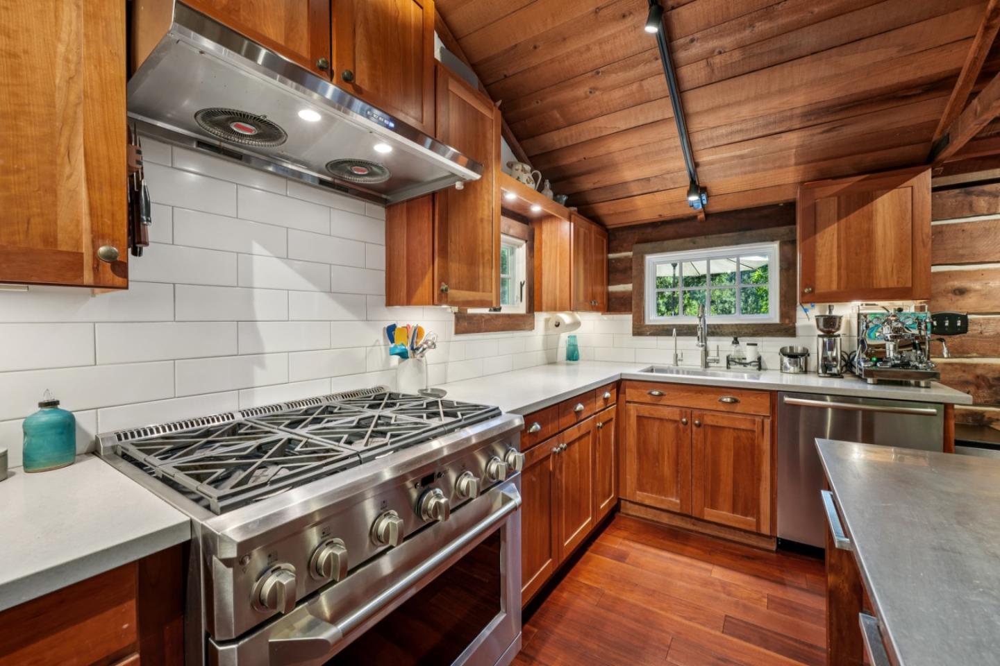 252 Blakewood WAY