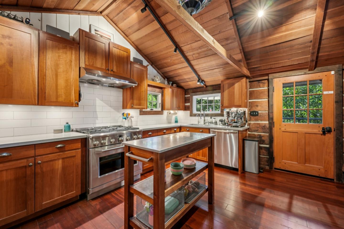 252 Blakewood WAY