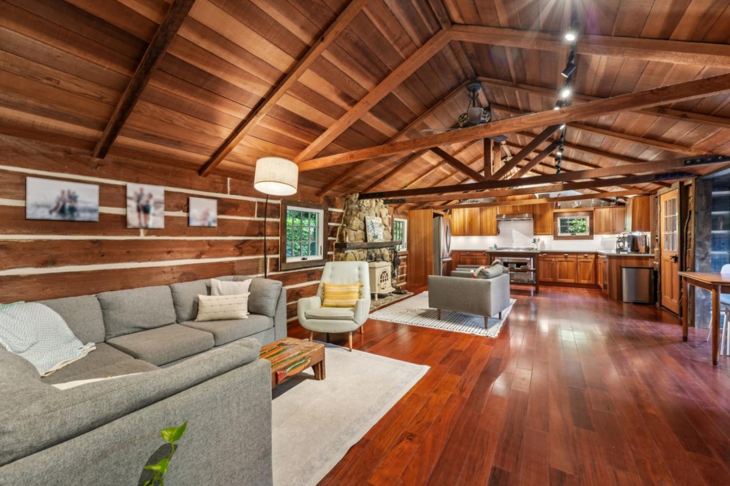 252 Blakewood WAY