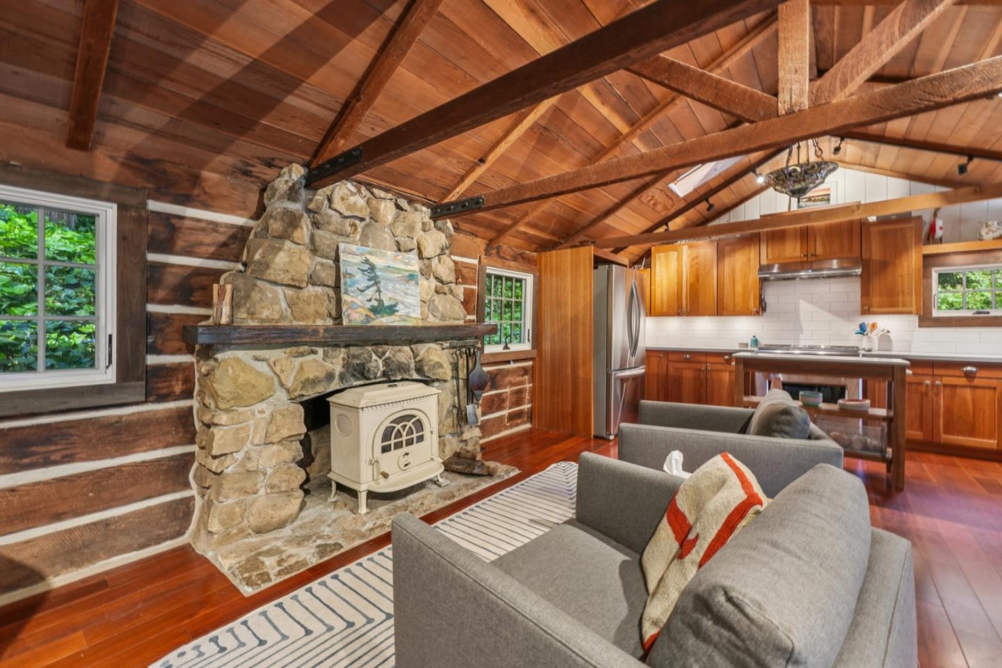 252 Blakewood WAY