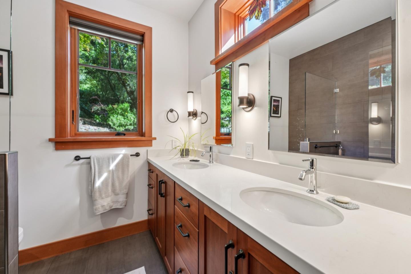 252 Blakewood WAY