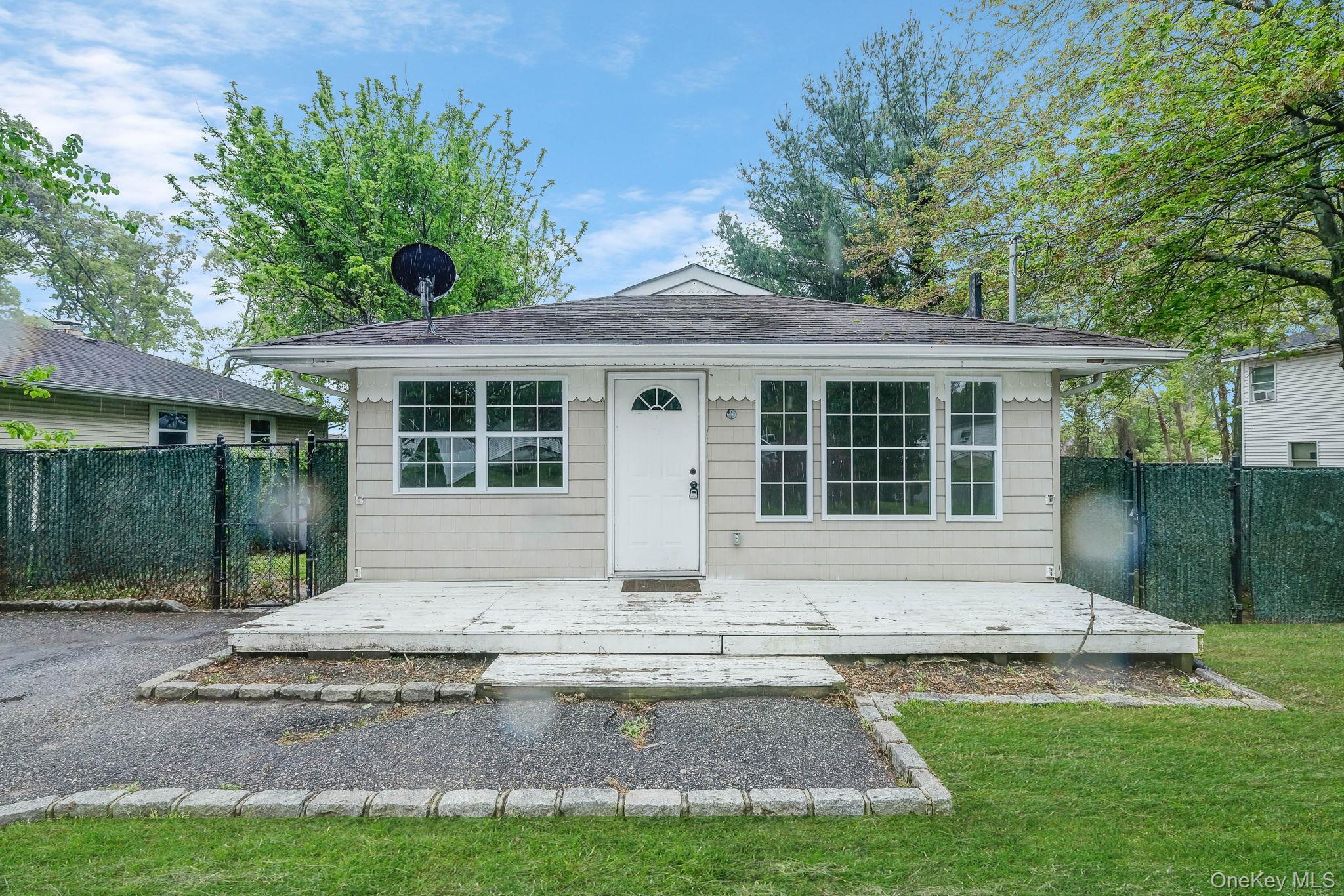 122 Eleanor Avenue