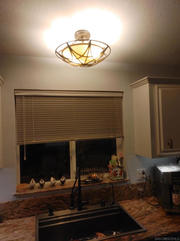 534 ROLLING HILLS ROAD