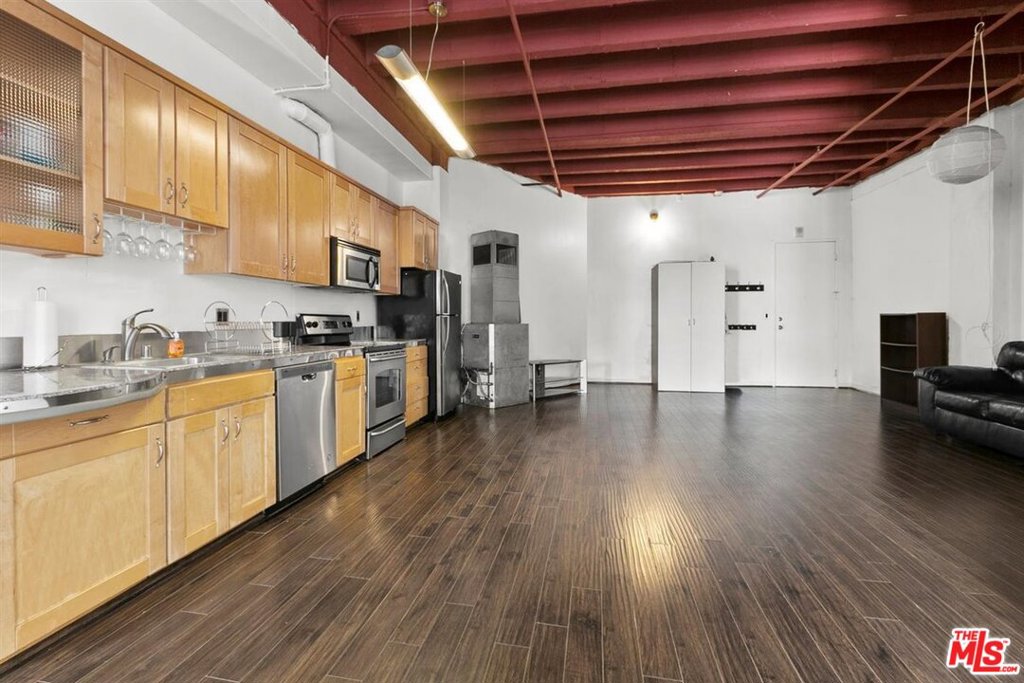312 W 5Th Street 518