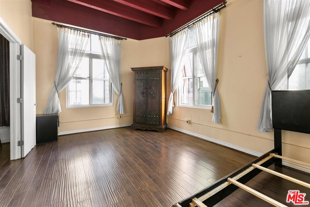 312 W 5Th Street 518