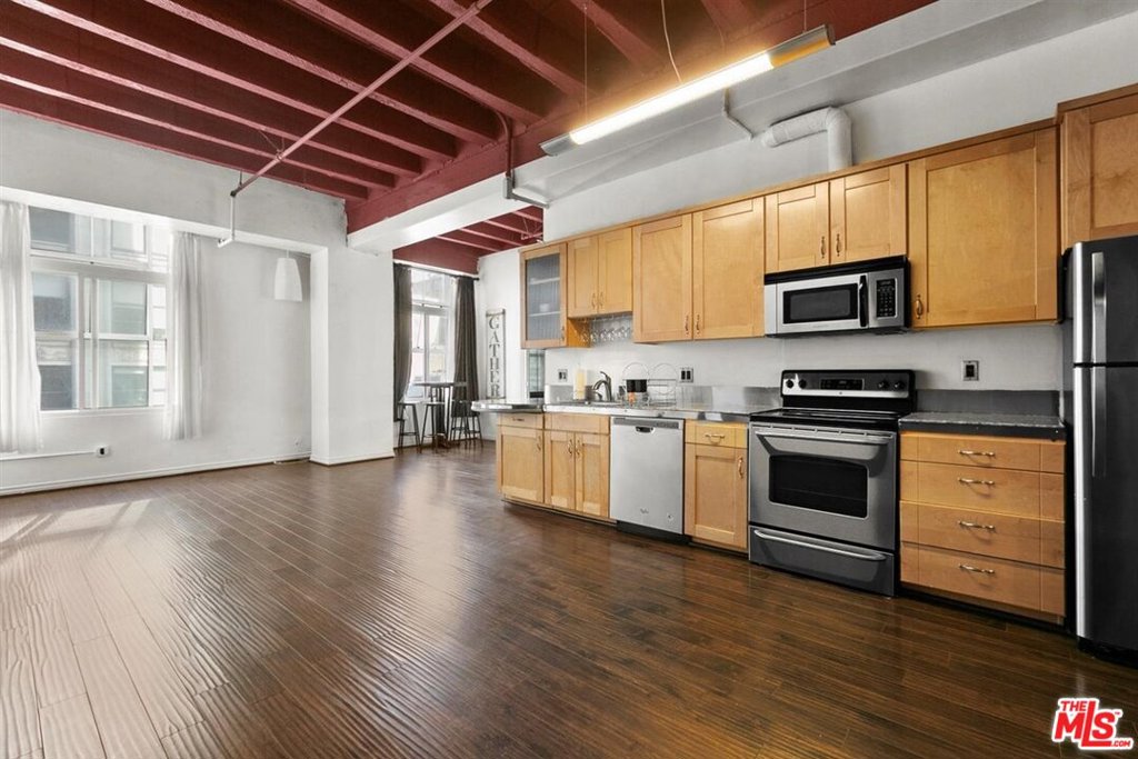 312 W 5Th Street 518