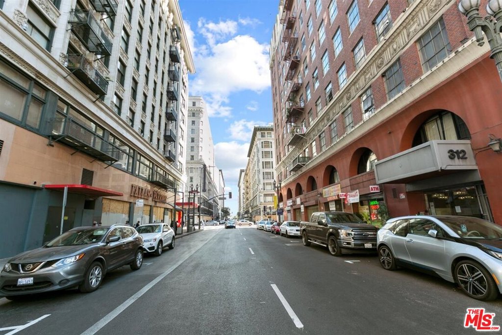 312 W 5Th Street 518