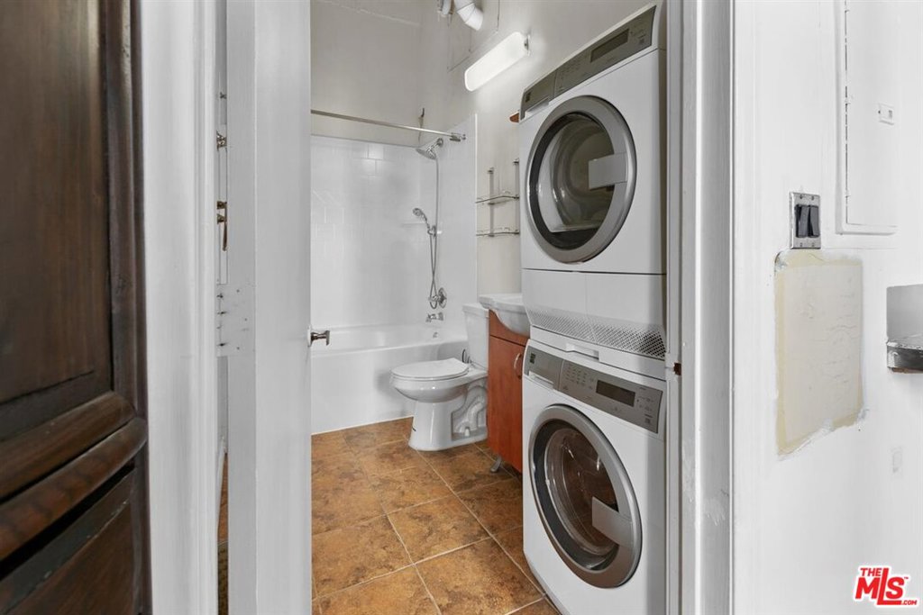 312 W 5Th Street 518