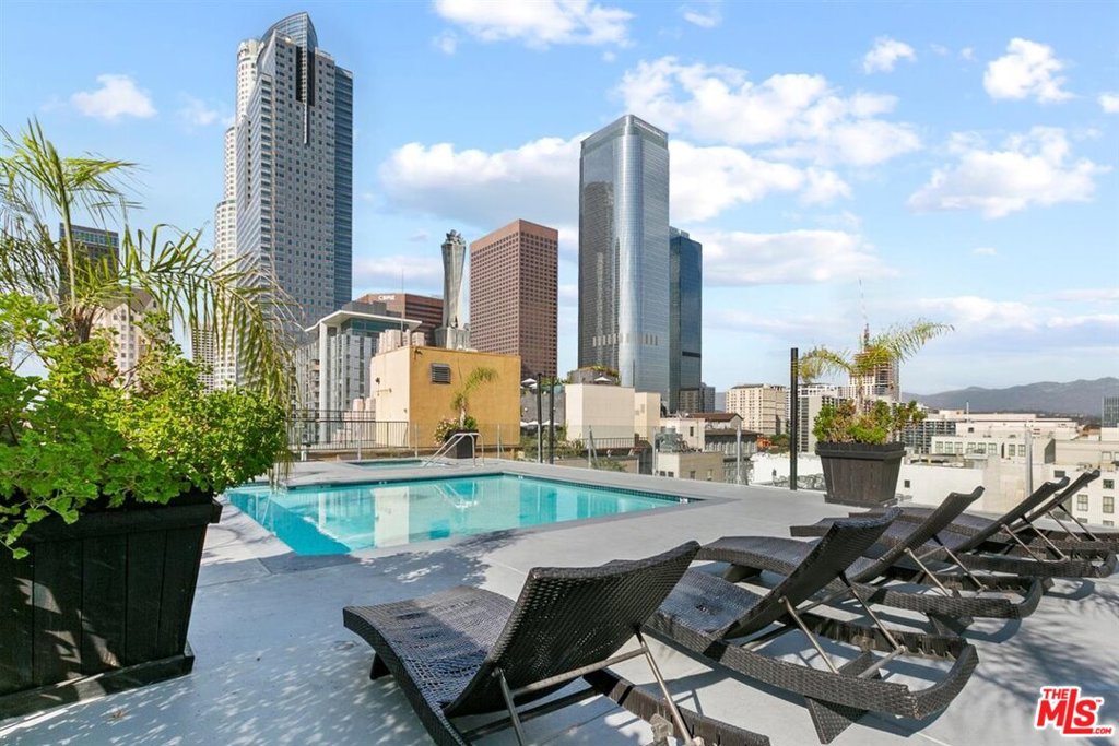 312 W 5Th Street 518
