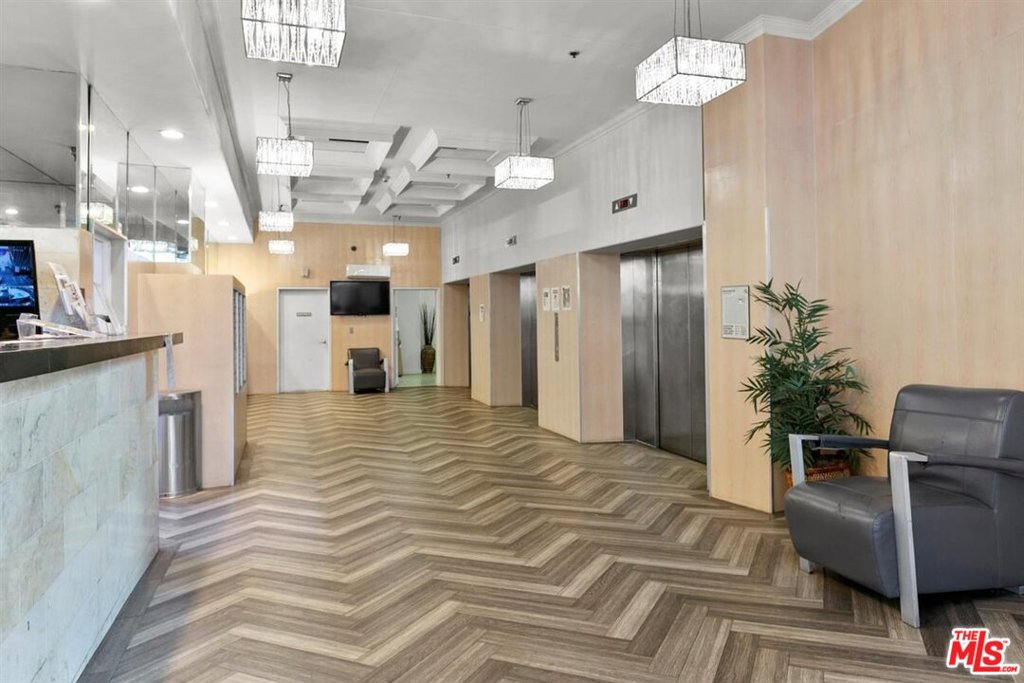 312 W 5Th Street 518