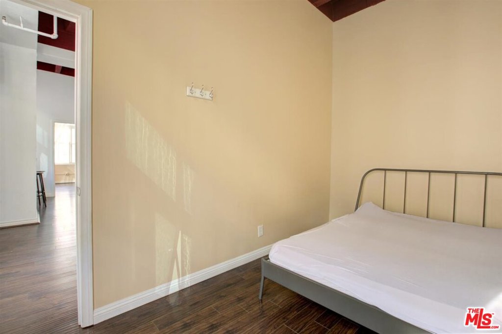 312 W 5Th Street 518