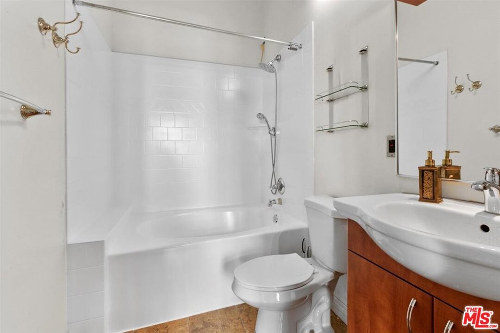 312 W 5Th Street 518