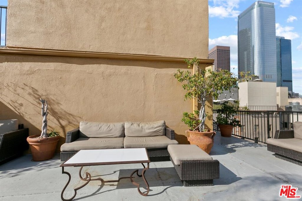 312 W 5Th Street 518