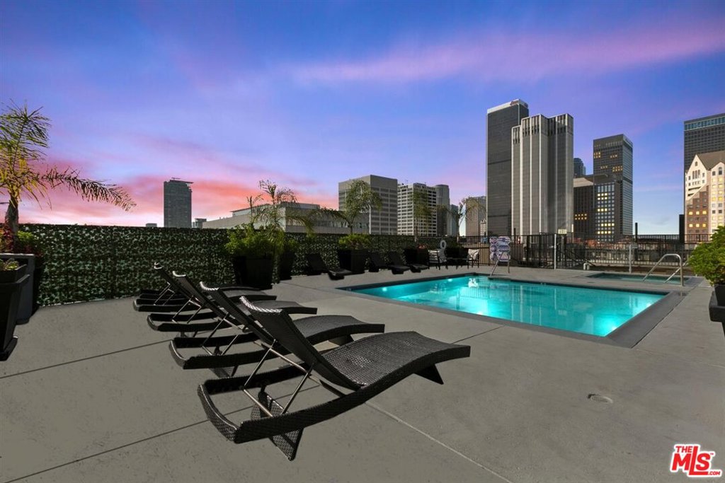 312 W 5Th Street 518