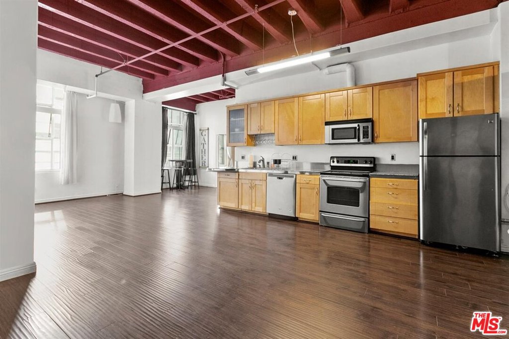 312 W 5Th Street 518