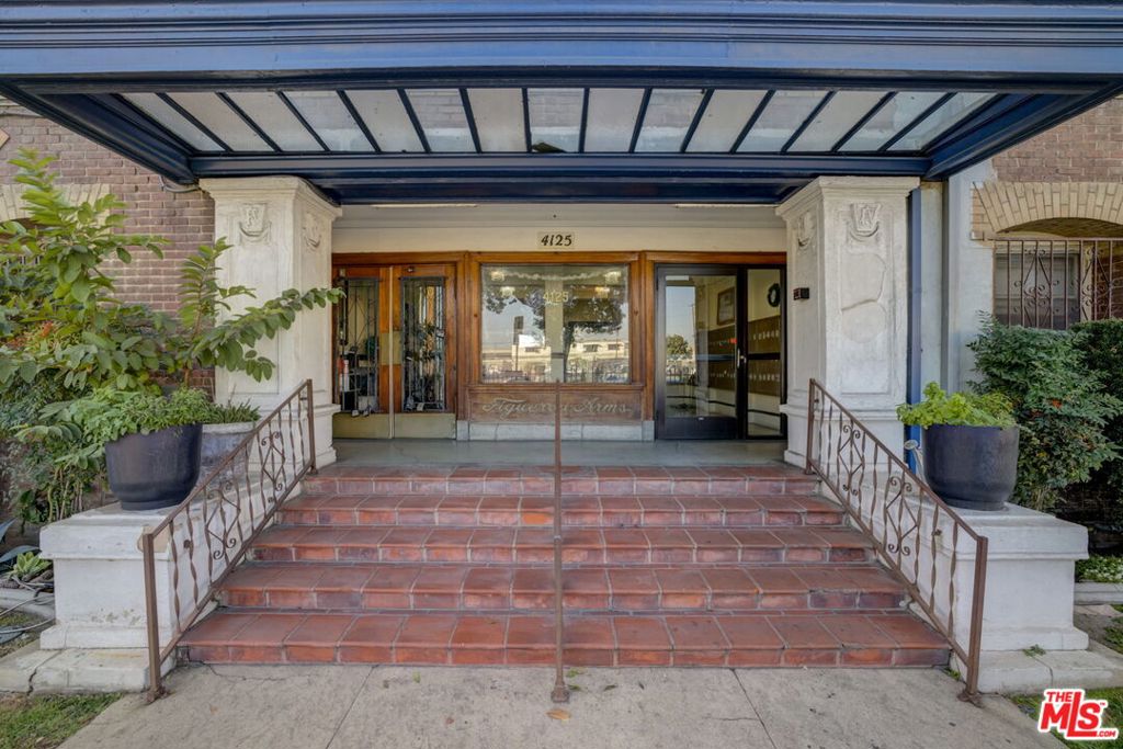4125 S Figueroa Street 220