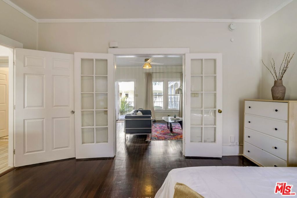 4125 S Figueroa Street 220