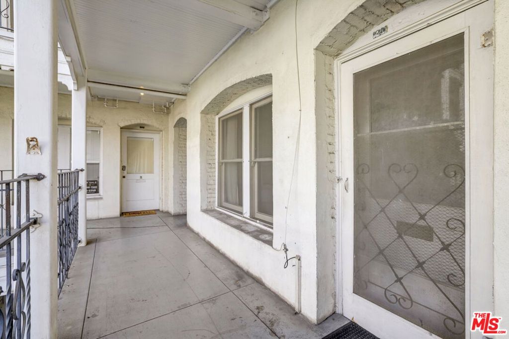 4125 S Figueroa Street 220