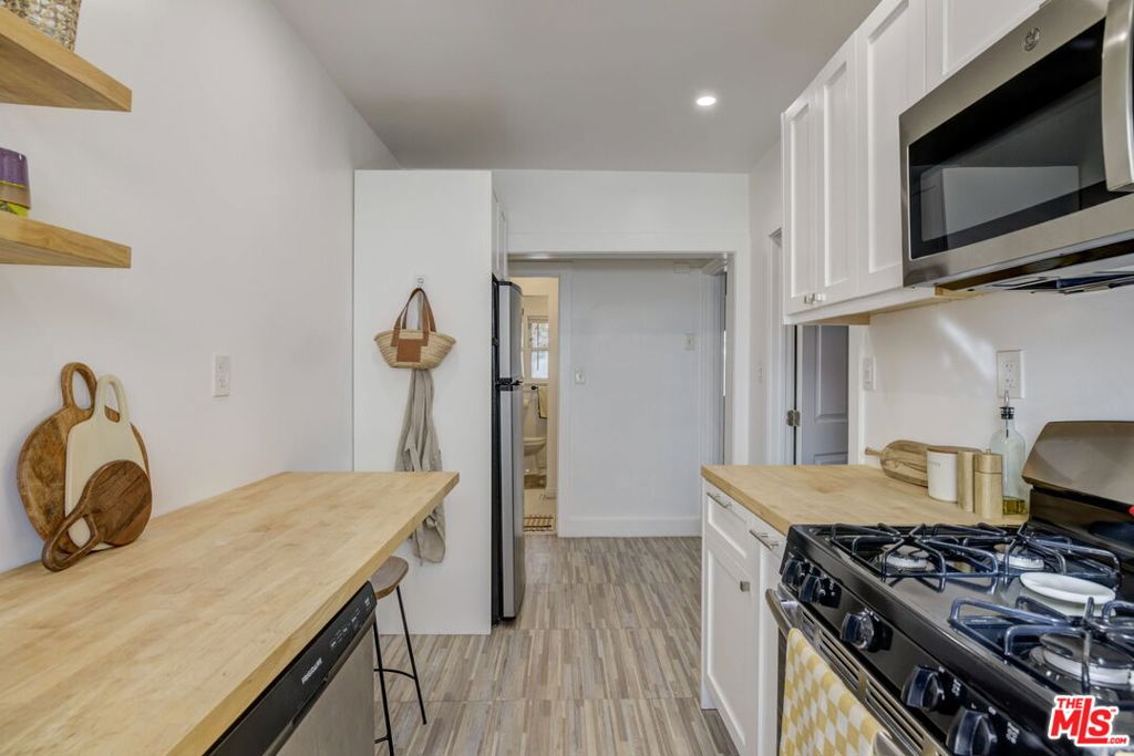 4125 S Figueroa Street 220