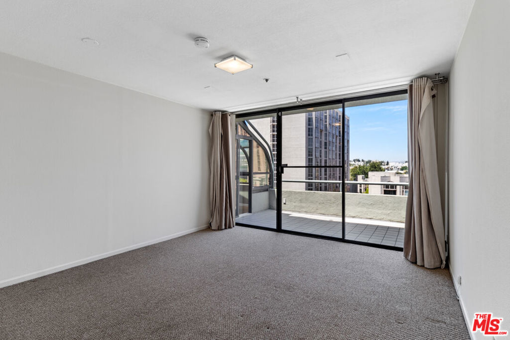 880 W 1st Street 412