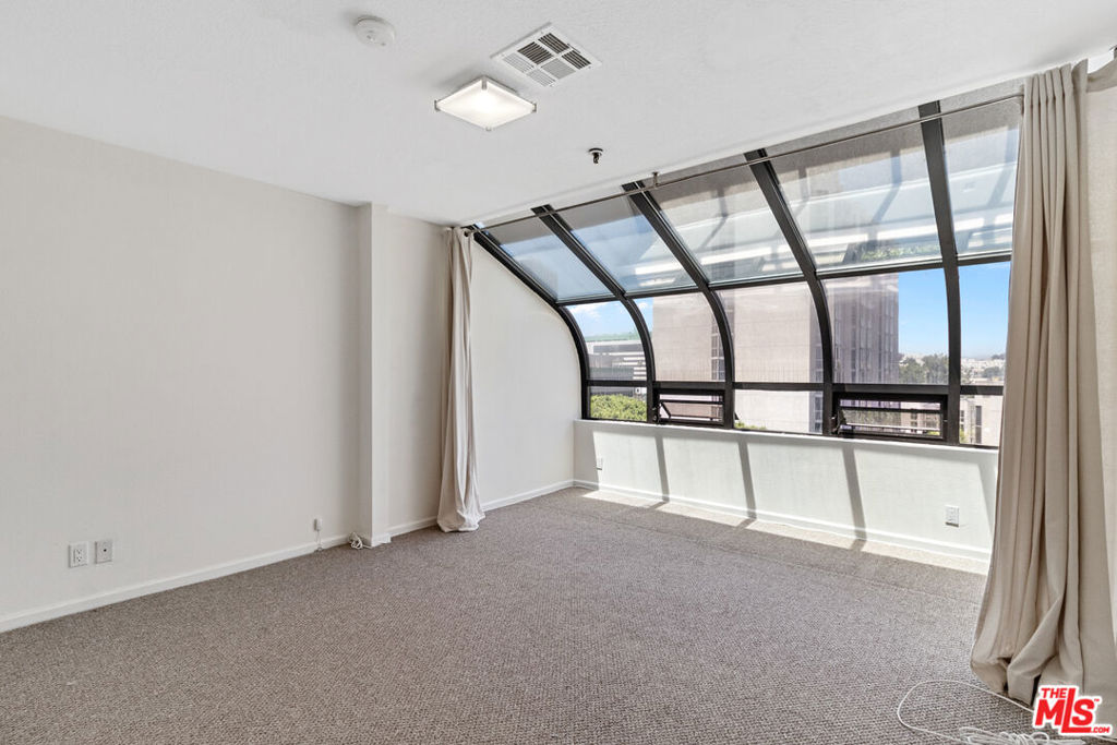 880 W 1st Street 412