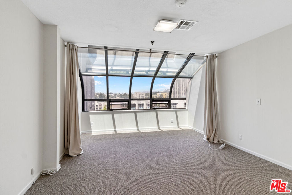 880 W 1st Street 412