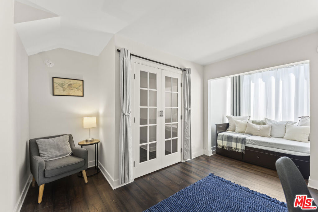 254 S Hobart Boulevard 2