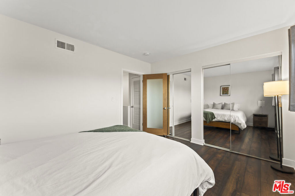 254 S Hobart Boulevard 2
