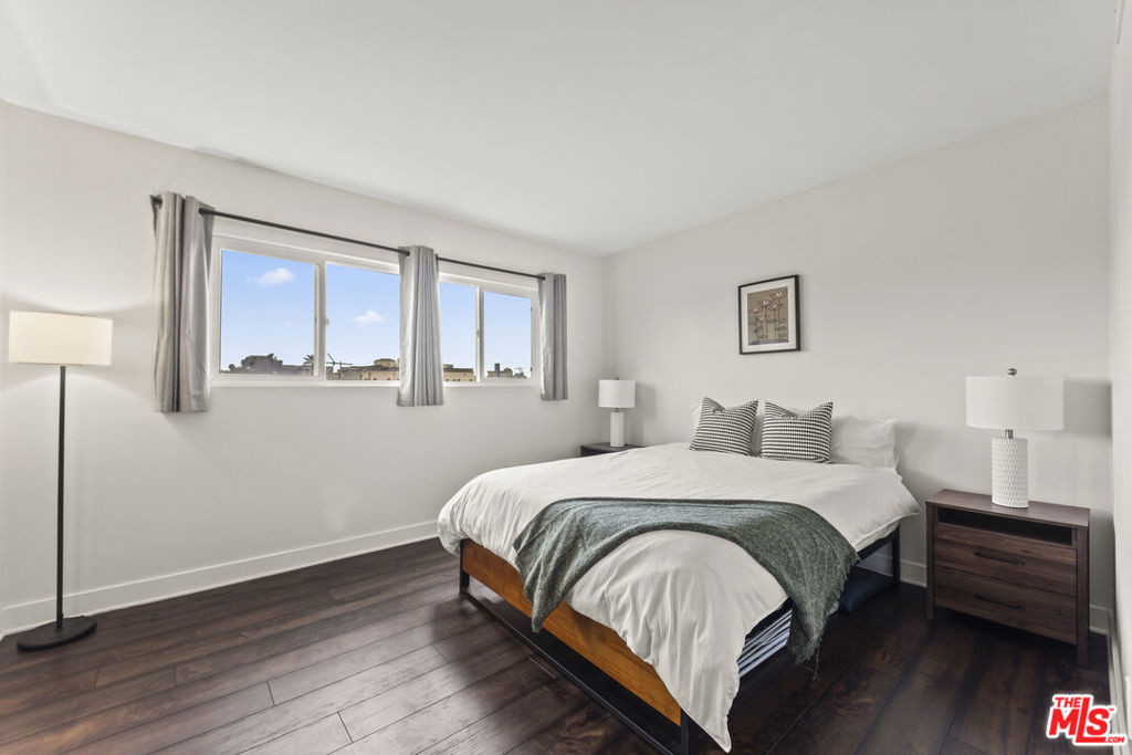 254 S Hobart Boulevard 2