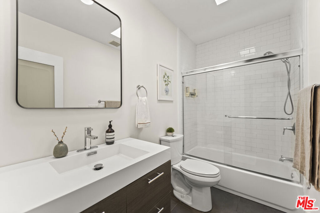 254 S Hobart Boulevard 2