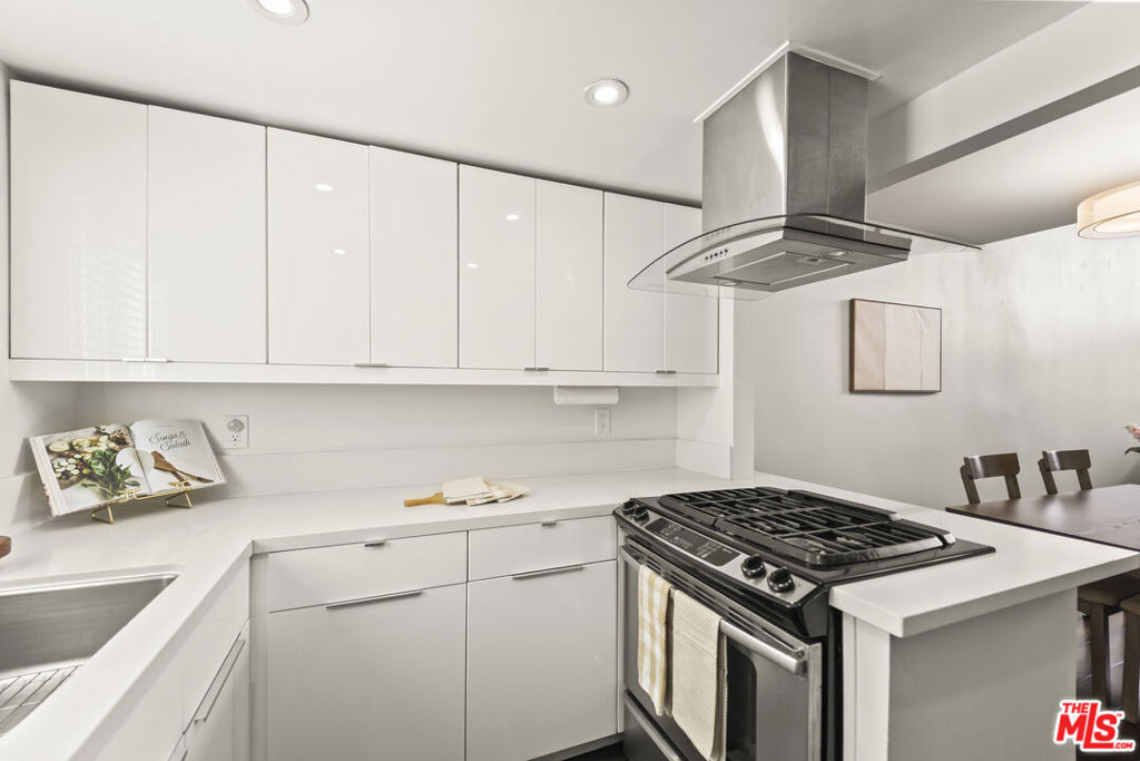 254 S Hobart Boulevard 2