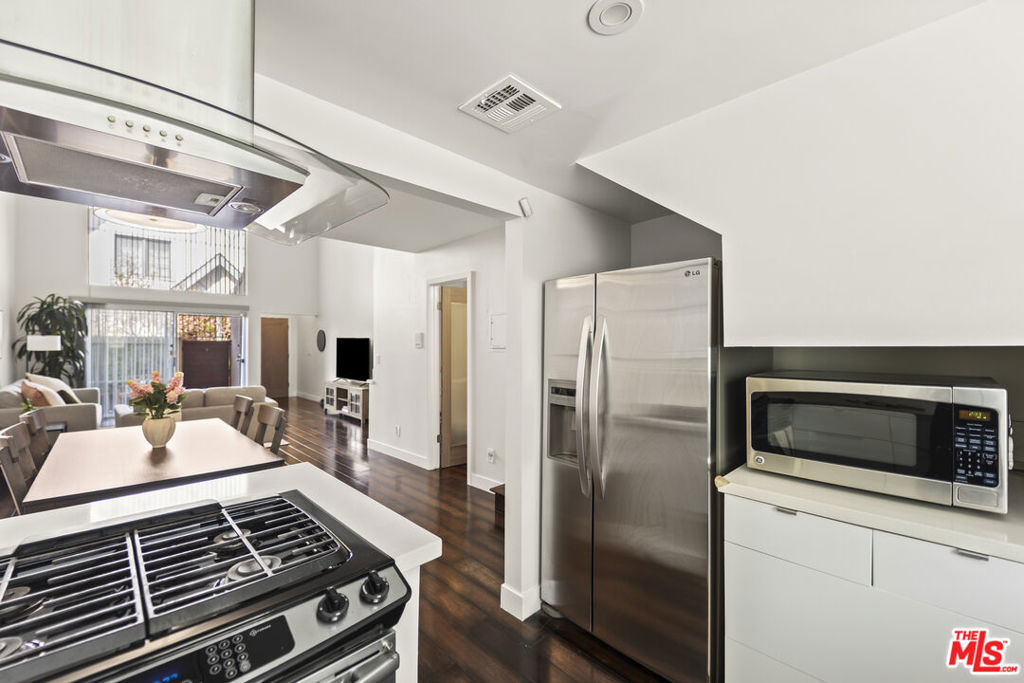 254 S Hobart Boulevard 2