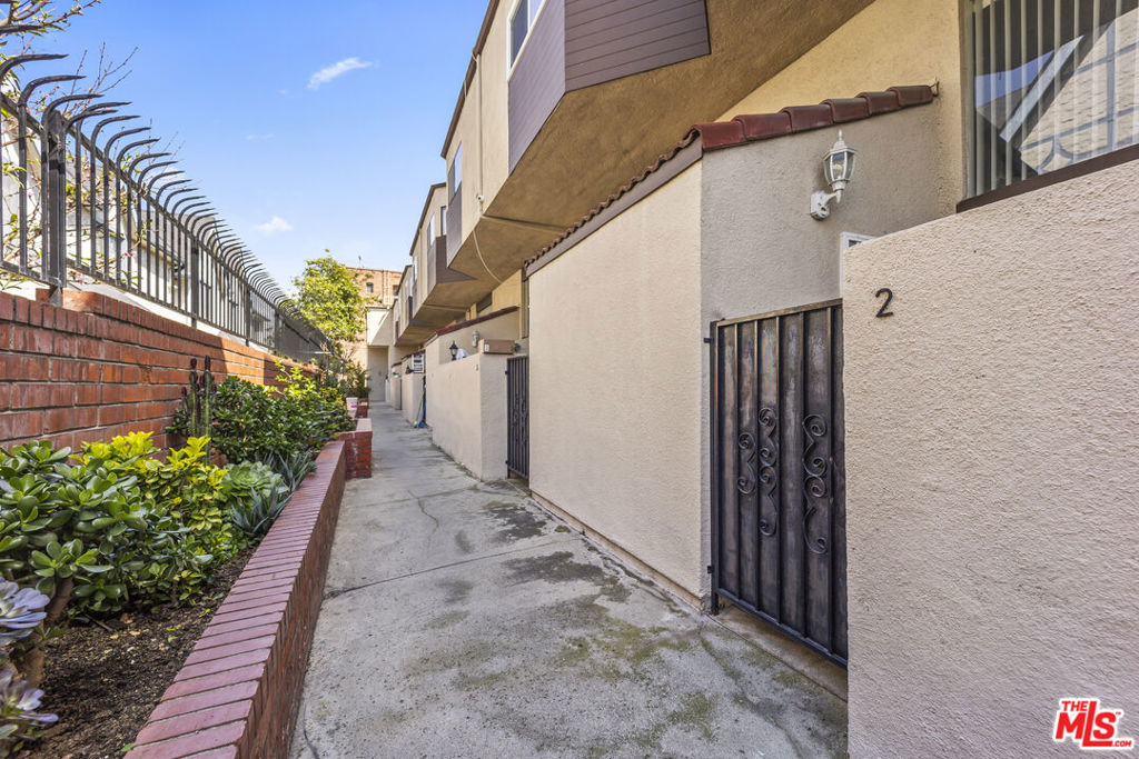 254 S Hobart Boulevard 2
