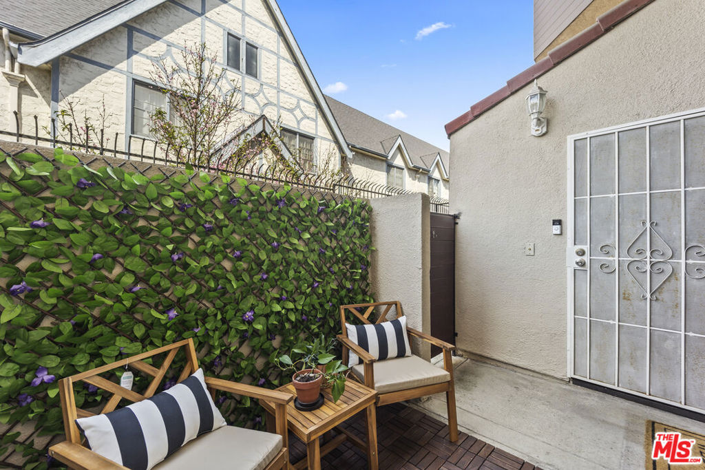 254 S Hobart Boulevard 2