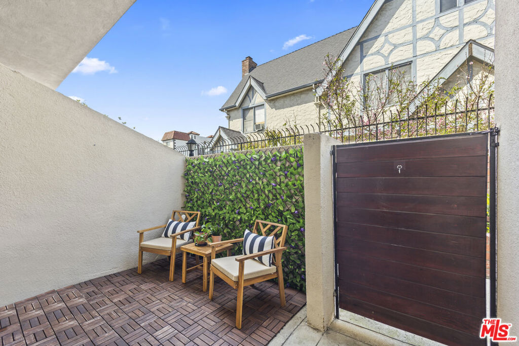 254 S Hobart Boulevard 2