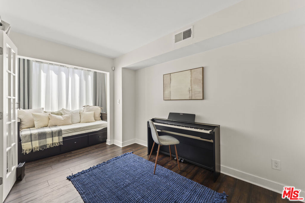 254 S Hobart Boulevard 2