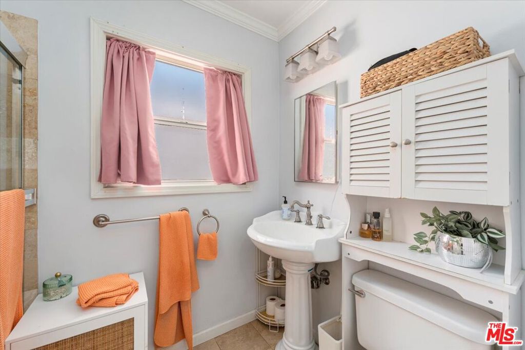 5159 Inglewood Boulevard