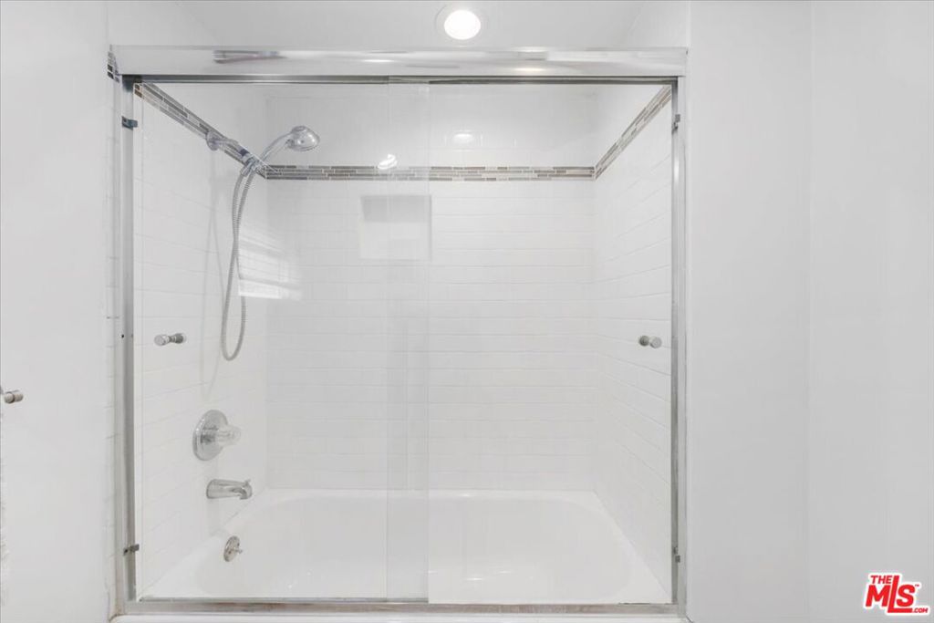 5159 Inglewood Boulevard