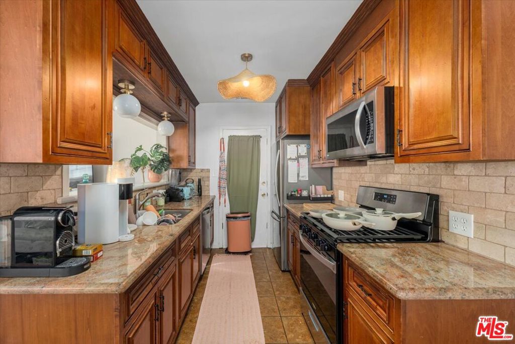 5159 Inglewood Boulevard