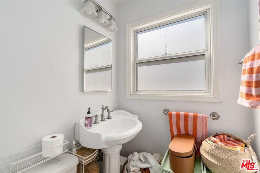 5159 Inglewood Boulevard