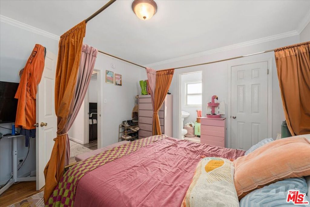 5159 Inglewood Boulevard