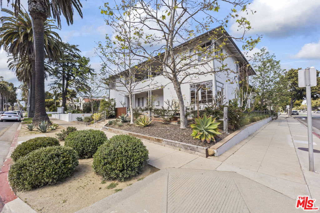 1807 Montana Avenue