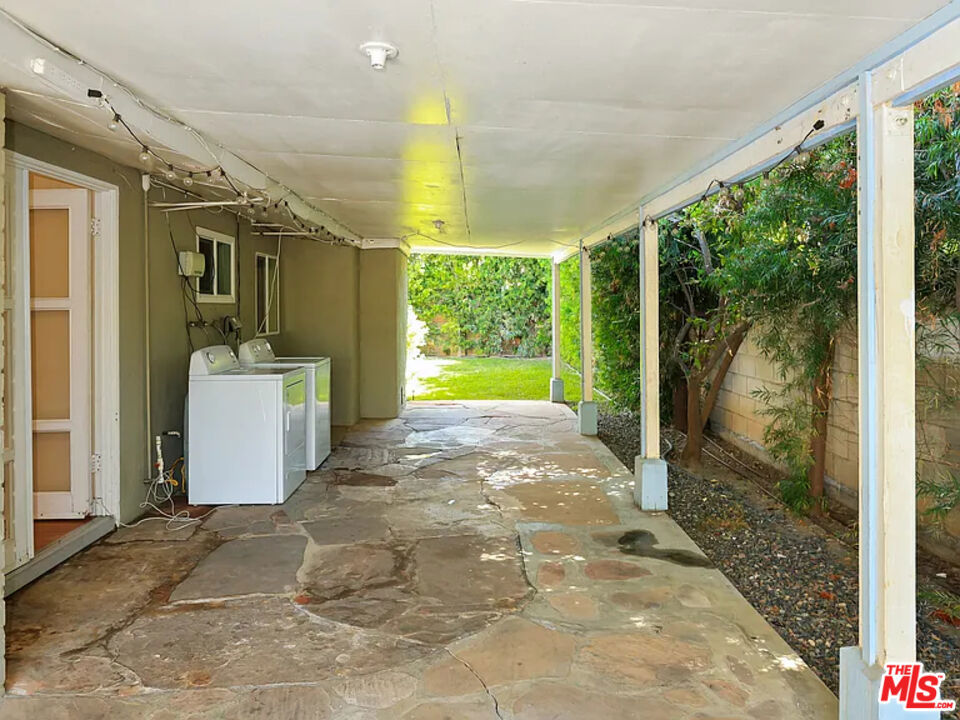 526 N Emerald Drive