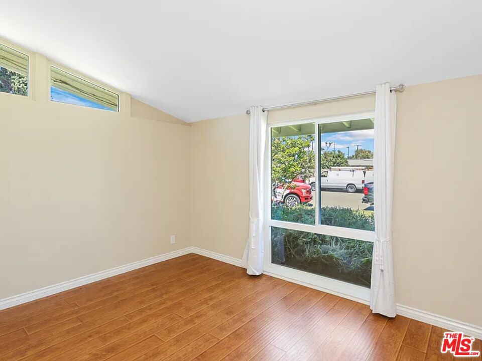 526 N Emerald Drive