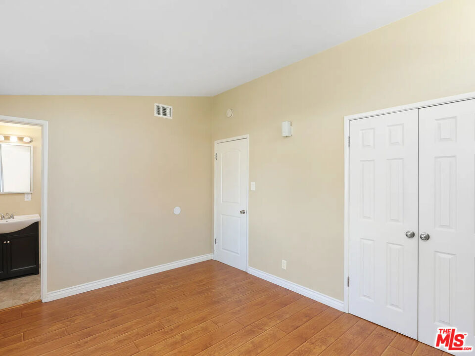 526 N Emerald Drive
