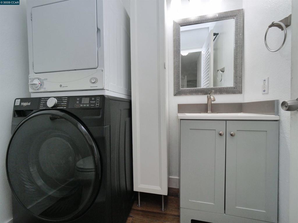 165 Oddstad Dr 57