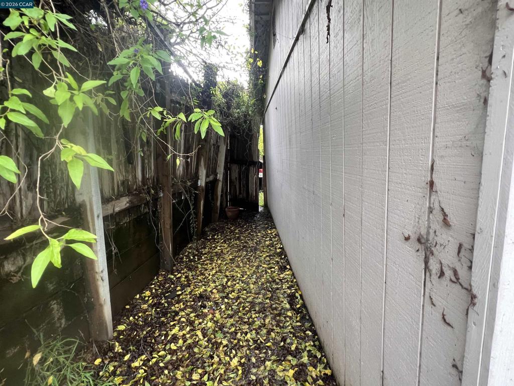 1354 Santa Clara St.