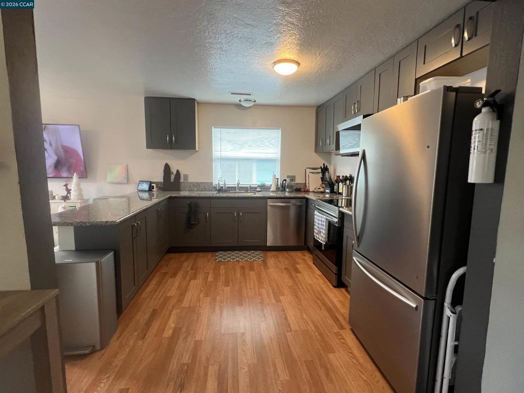 1354 Santa Clara St.