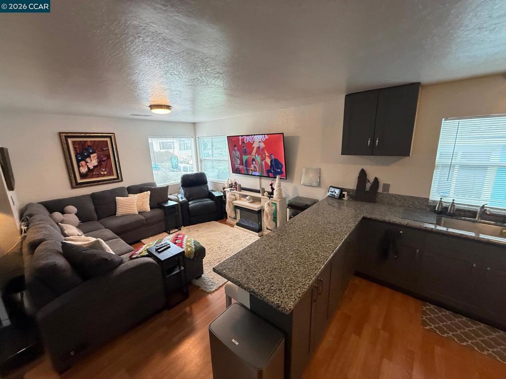 1354 Santa Clara St.