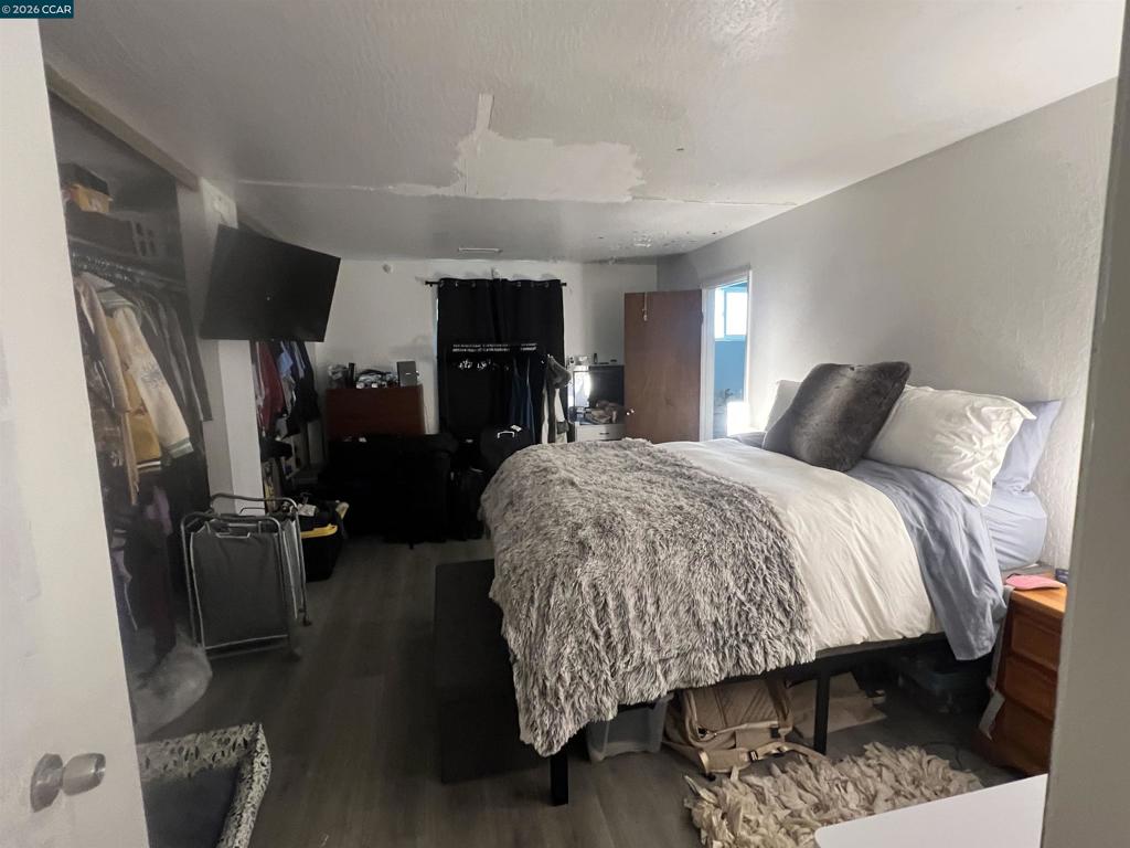 1354 Santa Clara St.